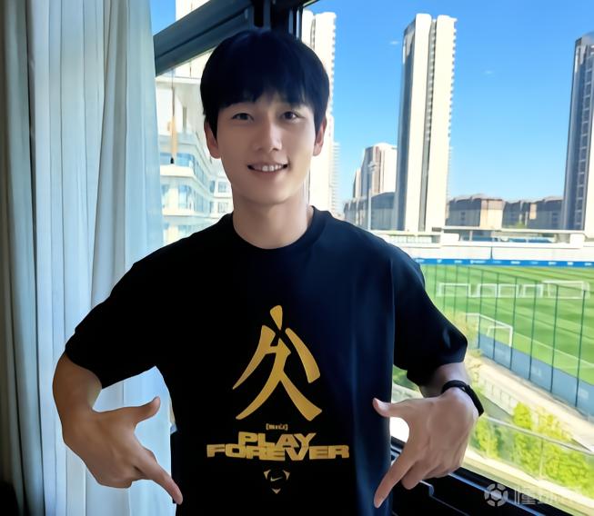 向余望:C罗的SIU是我选7号的理由,是每天想再强一点的动力